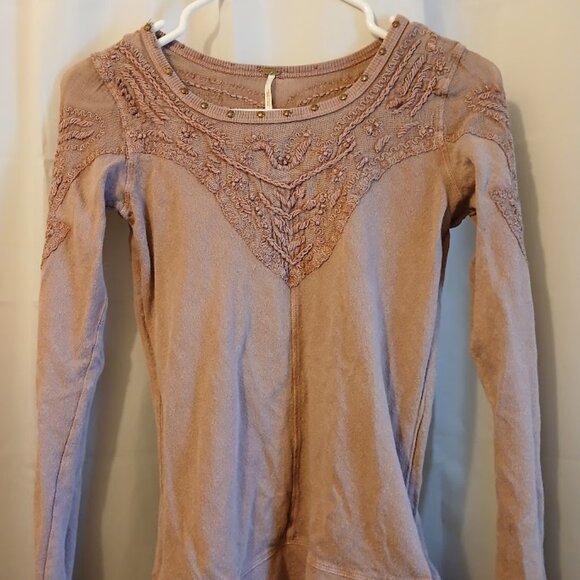 FREE PEOPLE Studded Mesh upper T-shirt Top XS Mauve Pink Scoop neck Boho LS - Picture 2 of 8